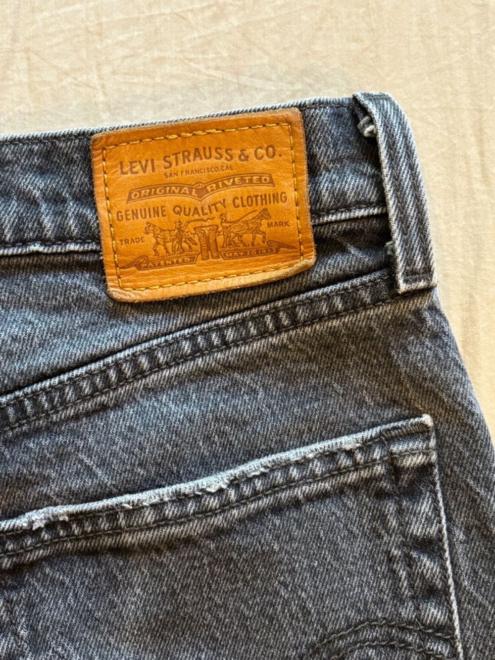 Levi's Premium Ribcage Straight Washed Black Jeans - Picture 2 of 8